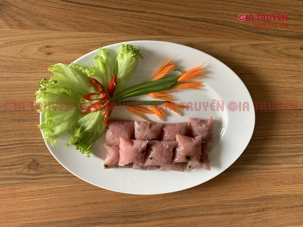 Dạy nghề và chuyển giao công nghệ làm Nem bì Miền Tây