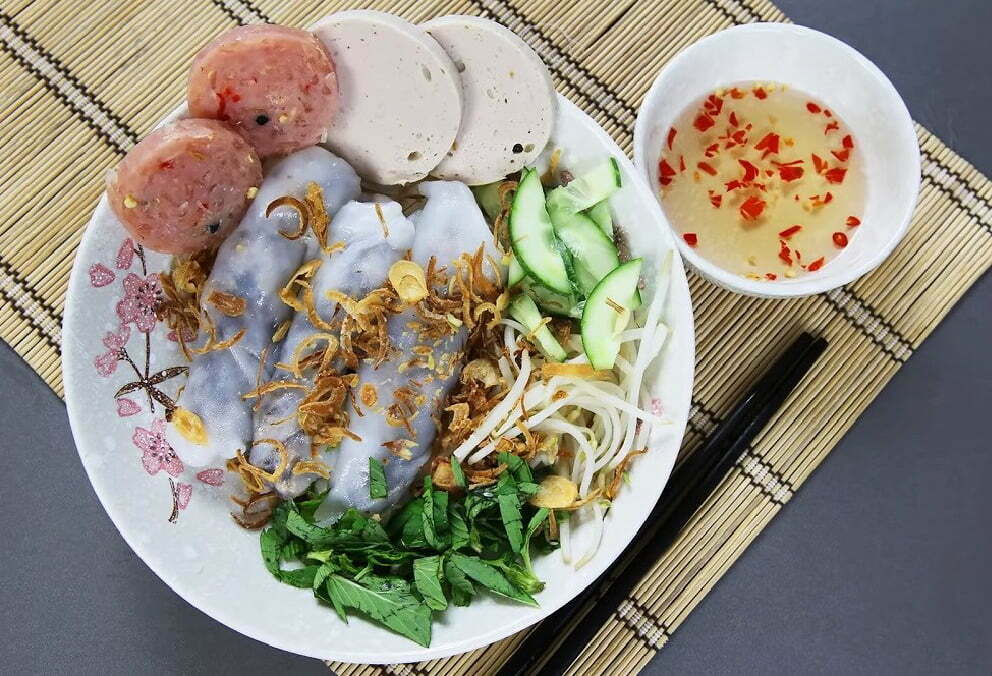 Bánh cuốn nem chua